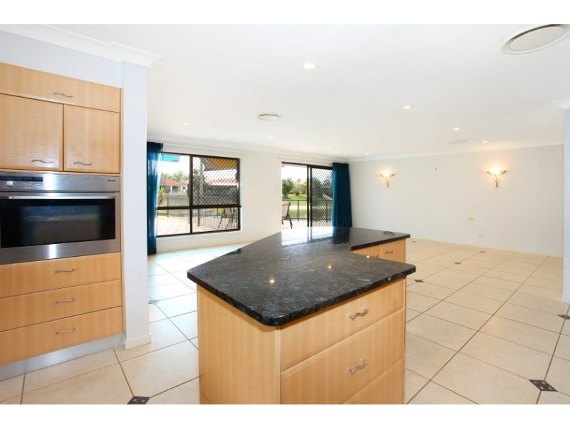 224 Sunshine Blvd, Mermaid Waters QLD 4218