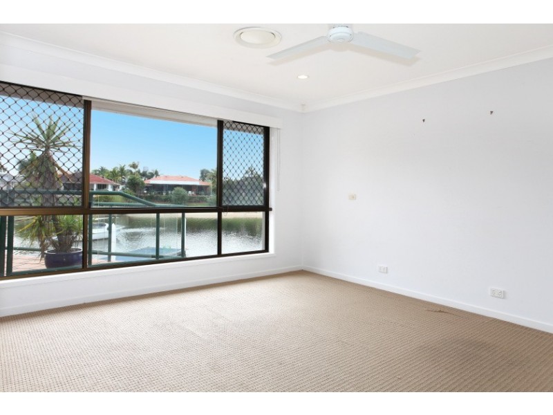 224 Sunshine Blvd, Mermaid Waters QLD 4218