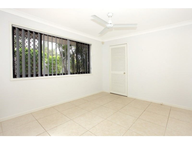 224 Sunshine Blvd, Mermaid Waters QLD 4218