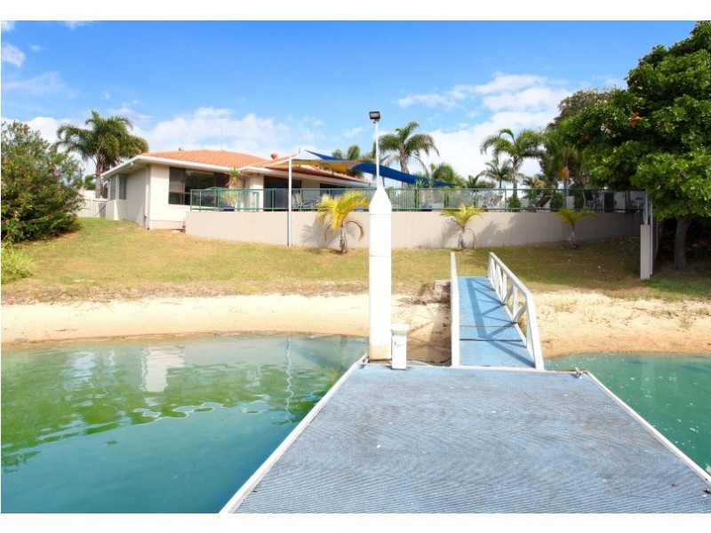 224 Sunshine Blvd, Mermaid Waters QLD 4218