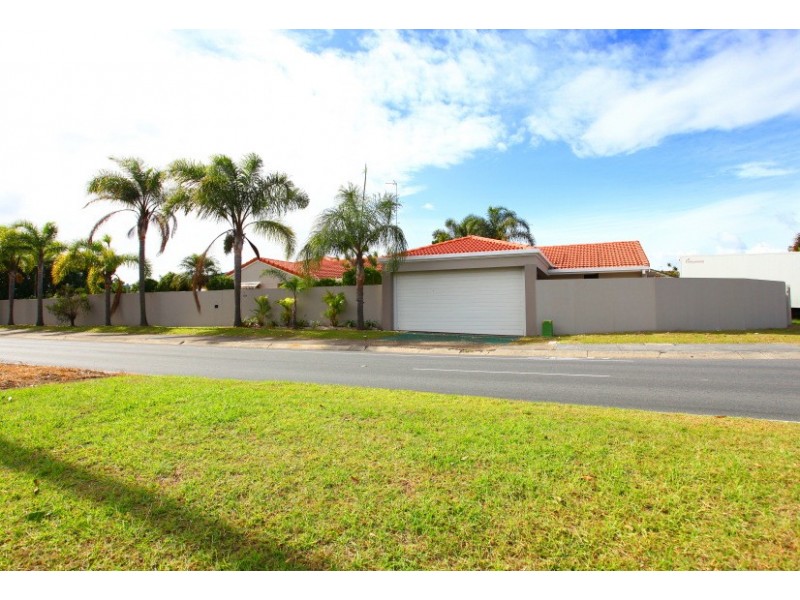 224 Sunshine Blvd, Mermaid Waters QLD 4218