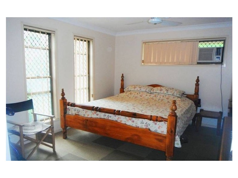 5 Wagin Ct, Mermaid Waters QLD 4218