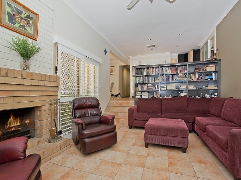 28 Banff Ct, Robina QLD 4226