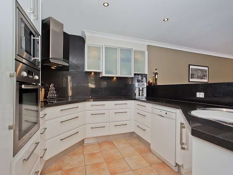 28 Banff Ct, Robina QLD 4226