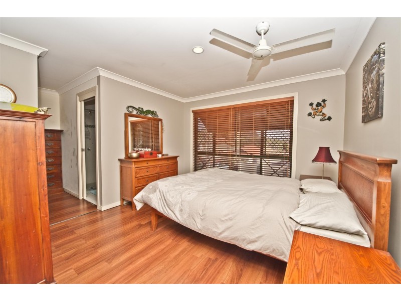 6 Manor Close, Robina QLD 4226