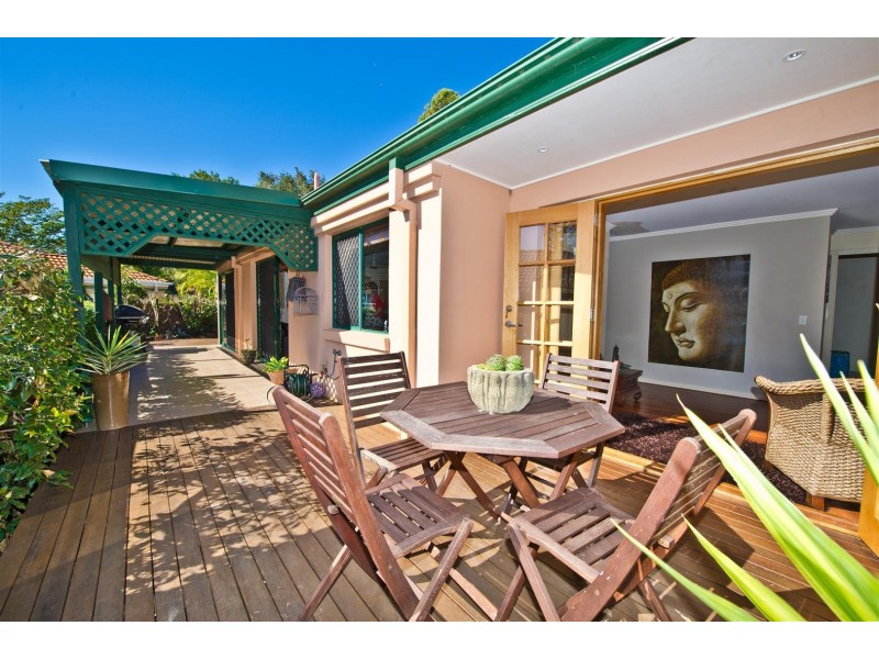 6 Manor Close, Robina QLD 4226