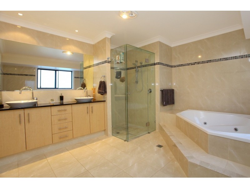 3 Sagitta Place, Robina QLD 4226