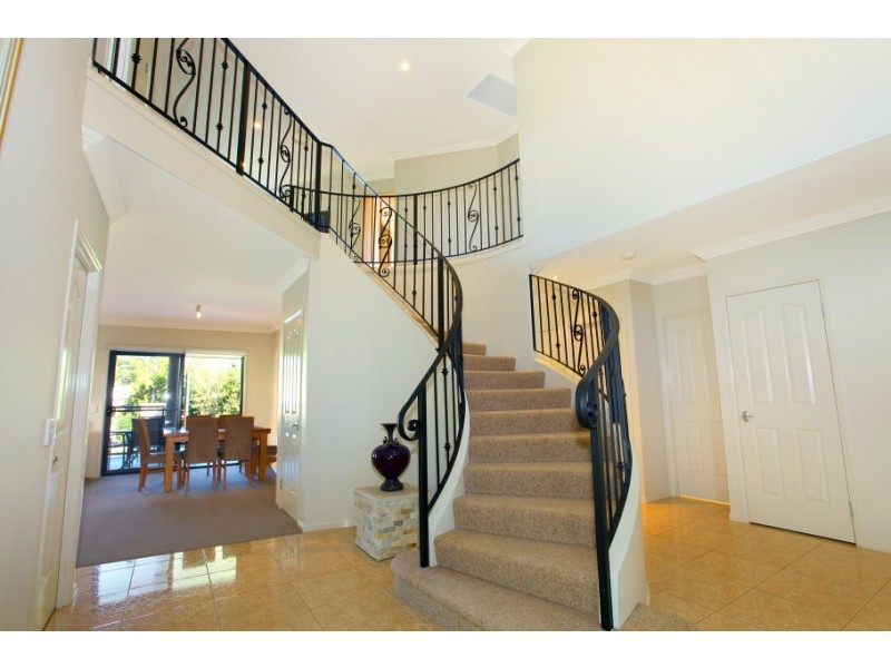 6 Sagitta Place, Robina QLD 4226