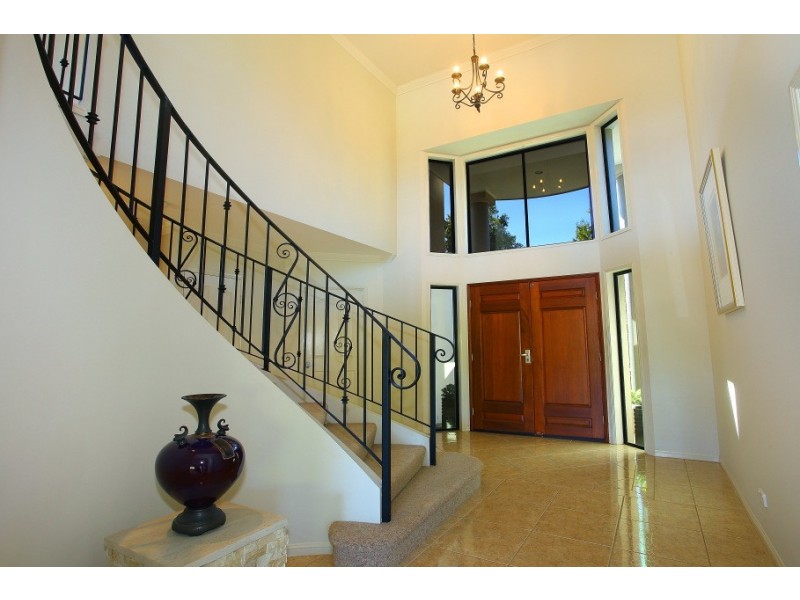 6 Sagitta Place, Robina QLD 4226