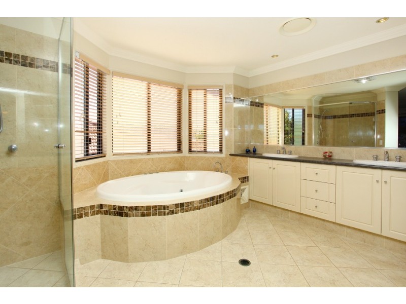 6 Sagitta Place, Robina QLD 4226