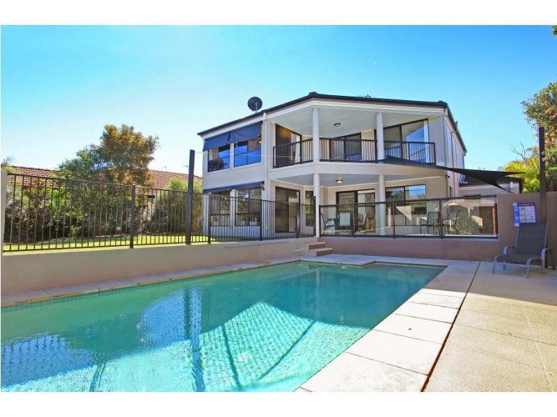 6 Sagitta Place, Robina QLD 4226