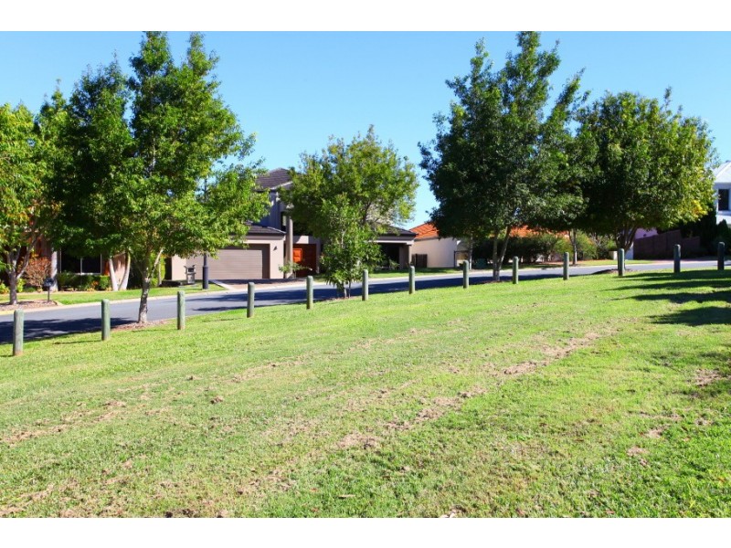 6 Sagitta Place, Robina QLD 4226