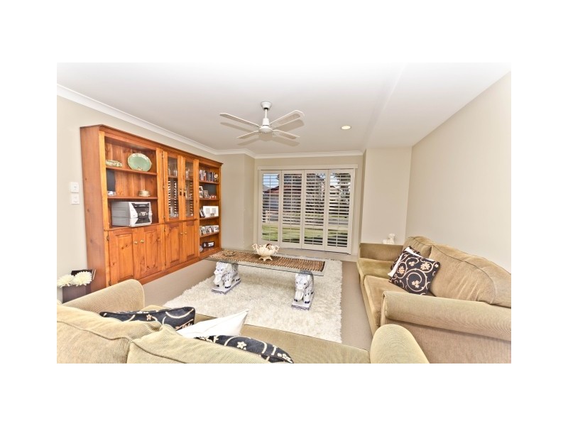 16 Northwestern Ct, Varsity Lakes QLD 4227