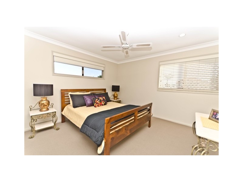 16 Northwestern Ct, Varsity Lakes QLD 4227