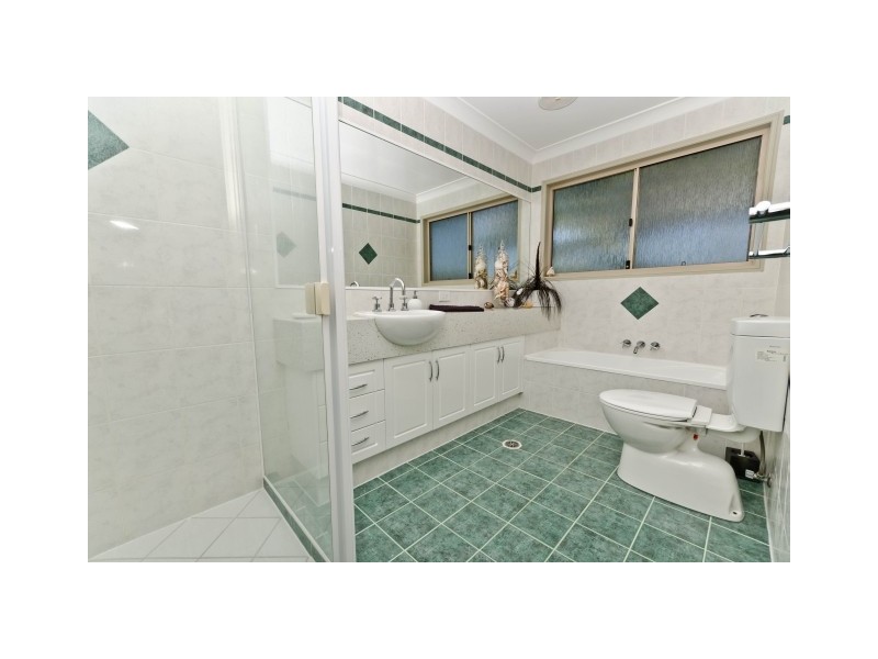 16 Northwestern Ct, Varsity Lakes QLD 4227