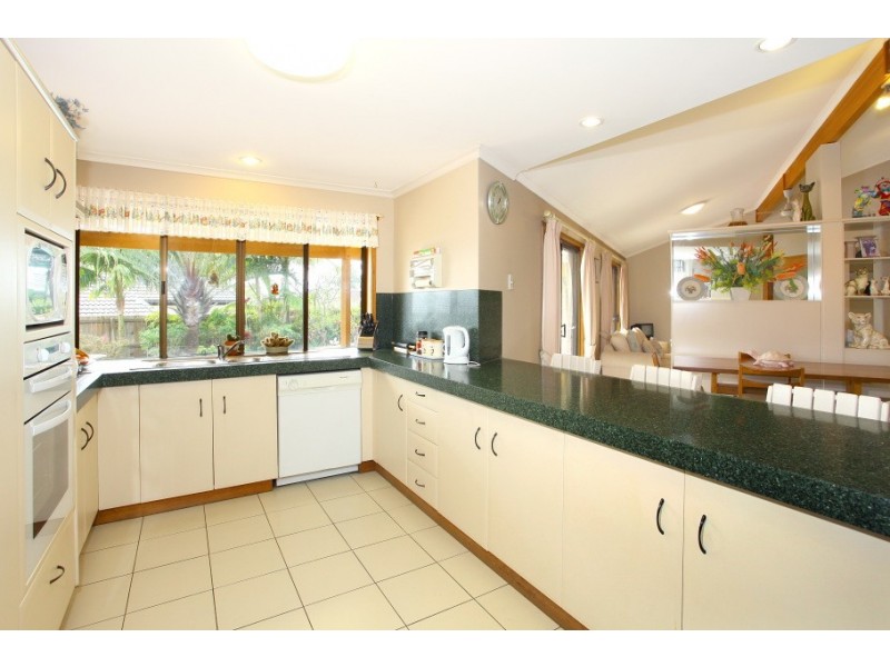 6 Grenaside Court, Robina QLD 4226