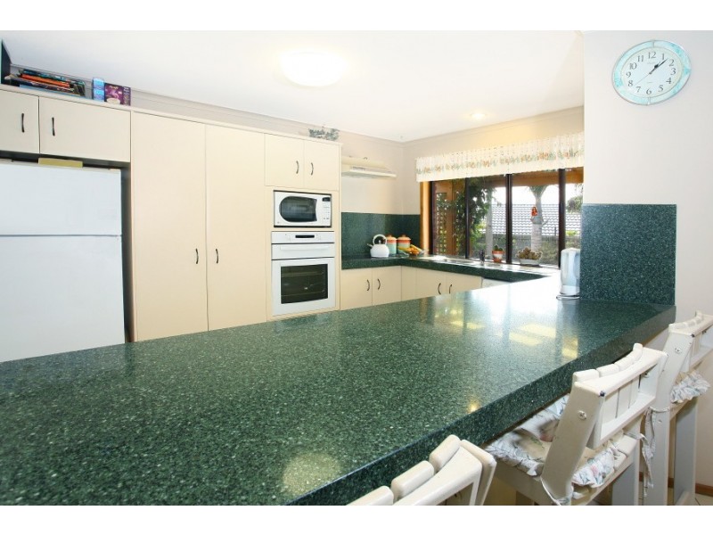 6 Grenaside Court, Robina QLD 4226