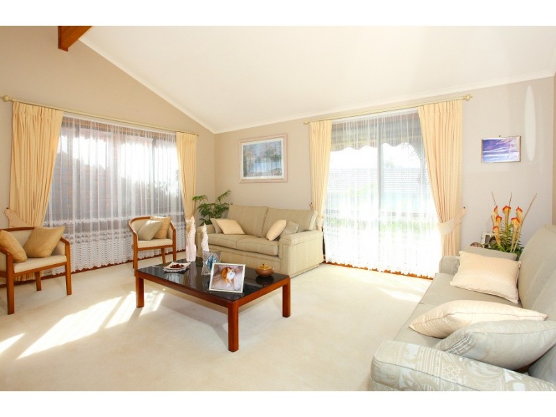 6 Grenaside Court, Robina QLD 4226