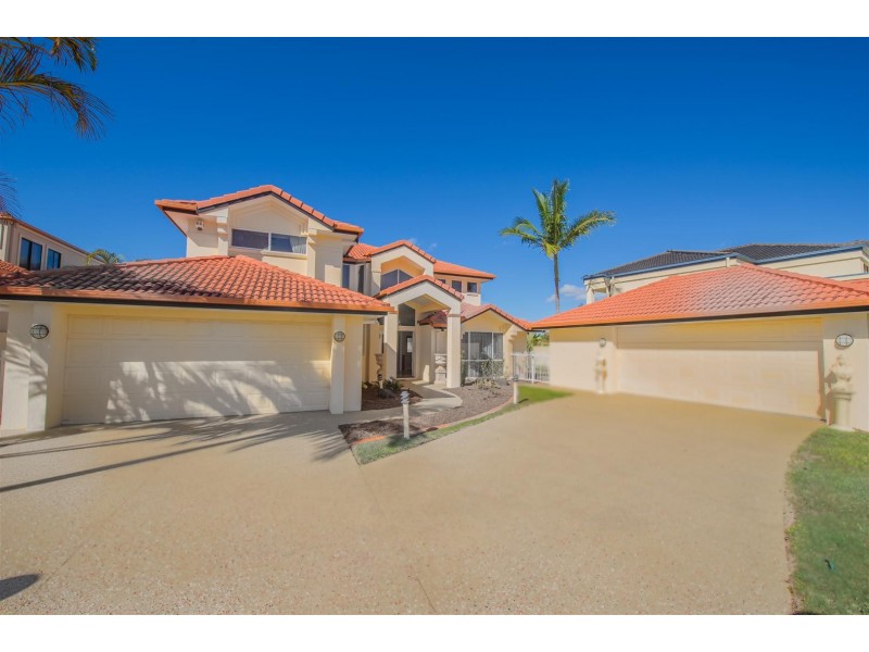 6 Bollard Cct, Clear Island Waters QLD 4226