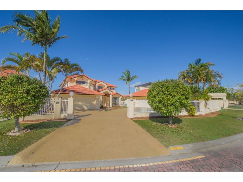 6 Bollard Cct, Clear Island Waters QLD 4226