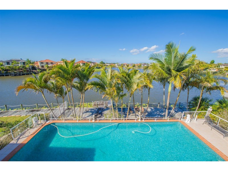 6 Bollard Cct, Clear Island Waters QLD 4226