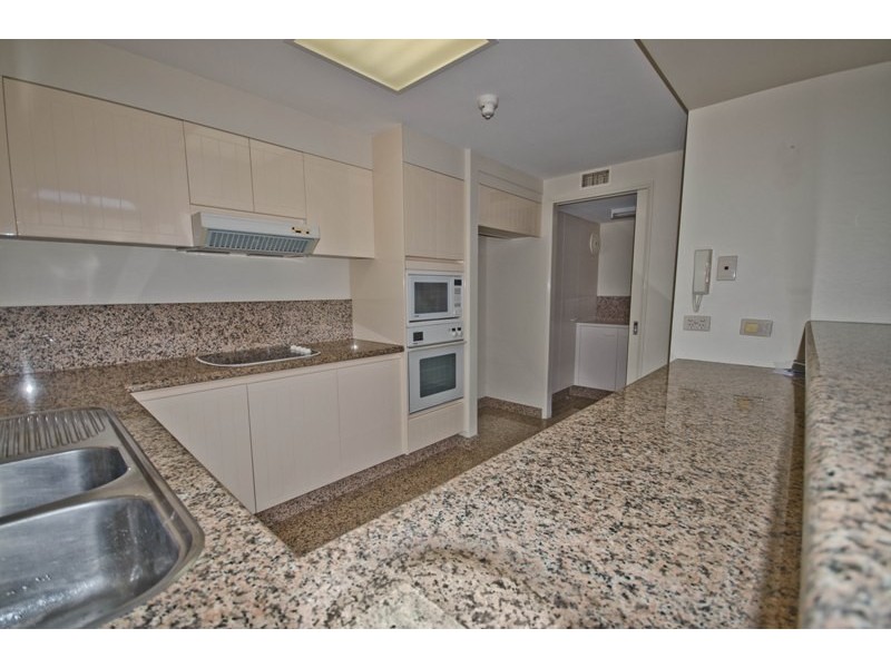 125 Santa Cruz Boulevard, Clear Island Waters QLD 4226