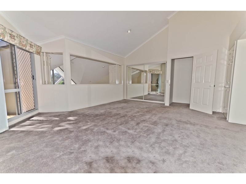 125 Santa Cruz Boulevard, Clear Island Waters QLD 4226