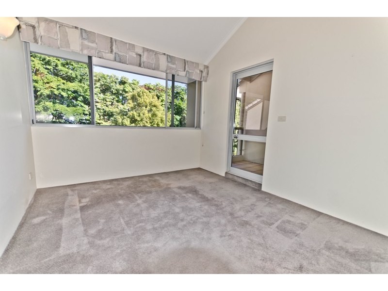 125 Santa Cruz Boulevard, Clear Island Waters QLD 4226
