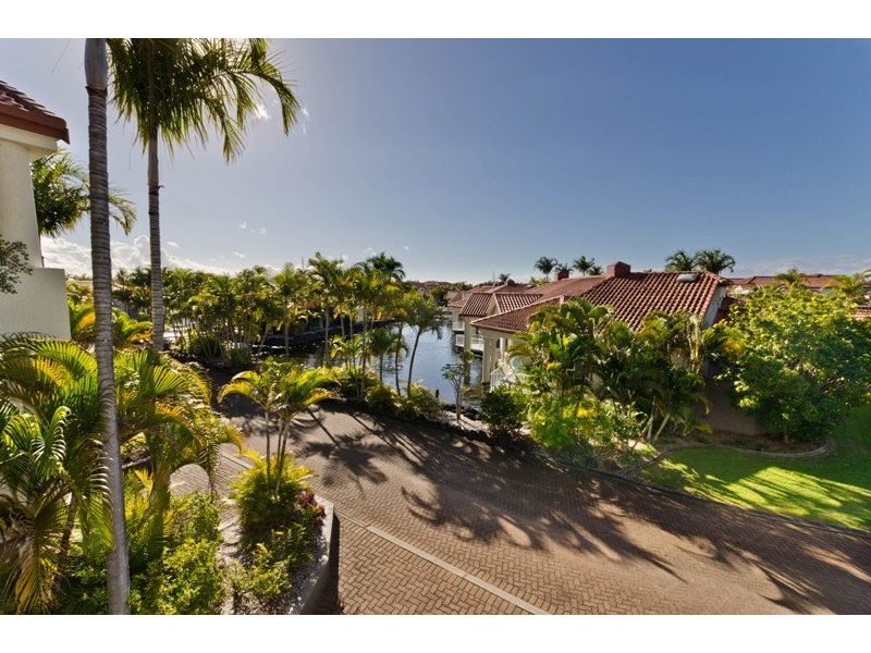 24 Ron Penhaligon Way, Robina QLD 4226