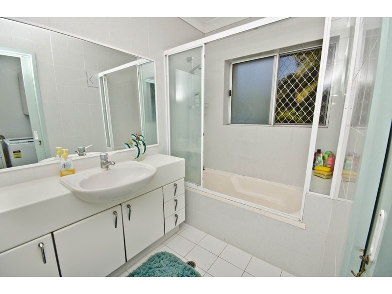 24 Ron Penhaligon Way, Robina QLD 4226