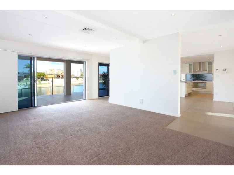 17 Alvarado Court, Broadbeach Waters QLD 4218