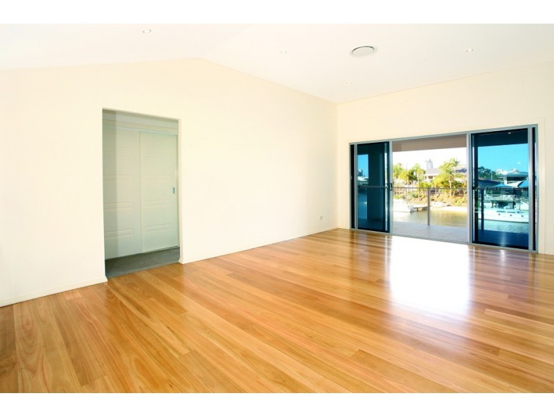 17 Alvarado Court, Broadbeach Waters QLD 4218