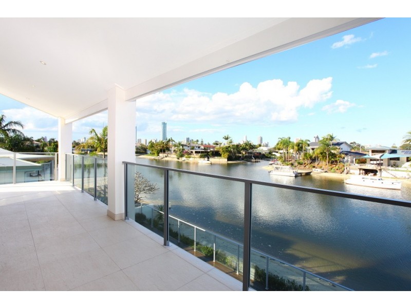 17 Alvarado Court, Broadbeach Waters QLD 4218