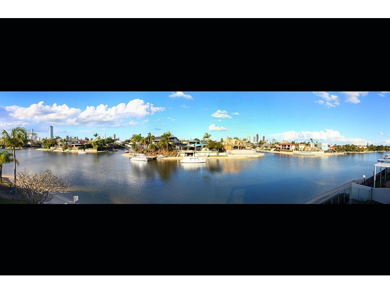 17 Alvarado Court, Broadbeach Waters QLD 4218