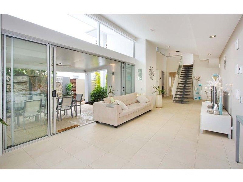 835 Legend Trail, Robina QLD 4226