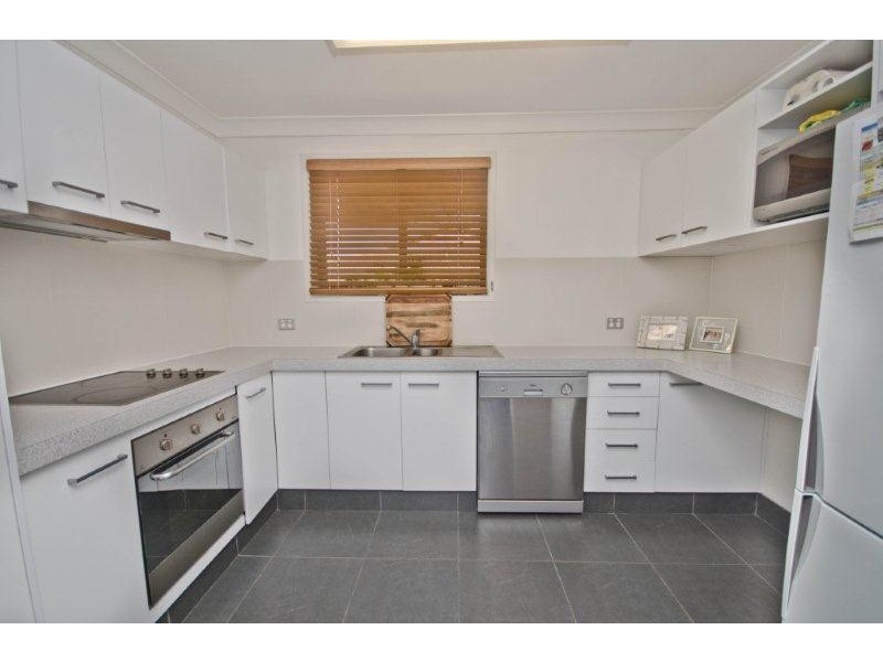 4/18 Peter Parade, Mermaid Waters QLD 4218