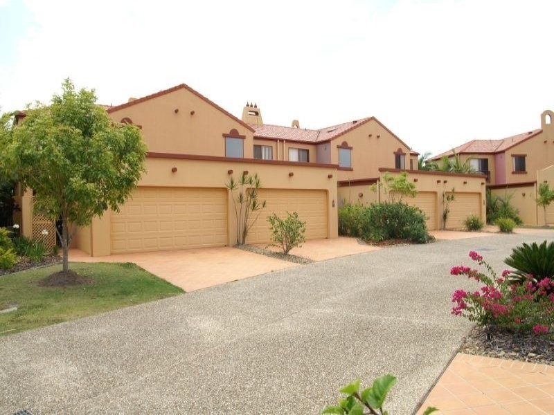 57/8 Woody Views Way, Robina QLD 4226