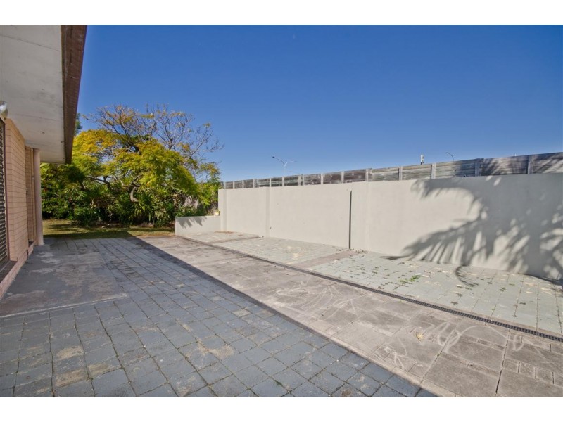 2/23 Tekapo Street, Broadbeach Waters QLD 4218