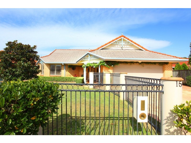 15 Port Jackson Blvd, Clear Island Waters QLD 4226