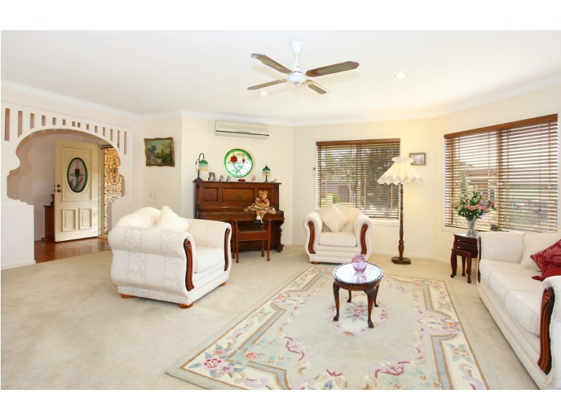 15 Port Jackson Blvd, Clear Island Waters QLD 4226