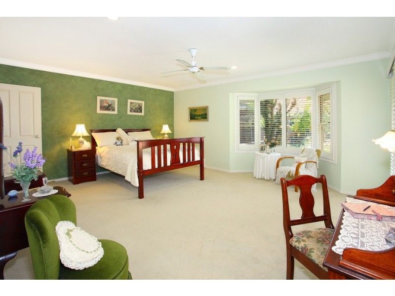15 Port Jackson Blvd, Clear Island Waters QLD 4226