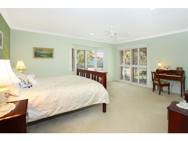 15 Port Jackson Blvd, Clear Island Waters QLD 4226