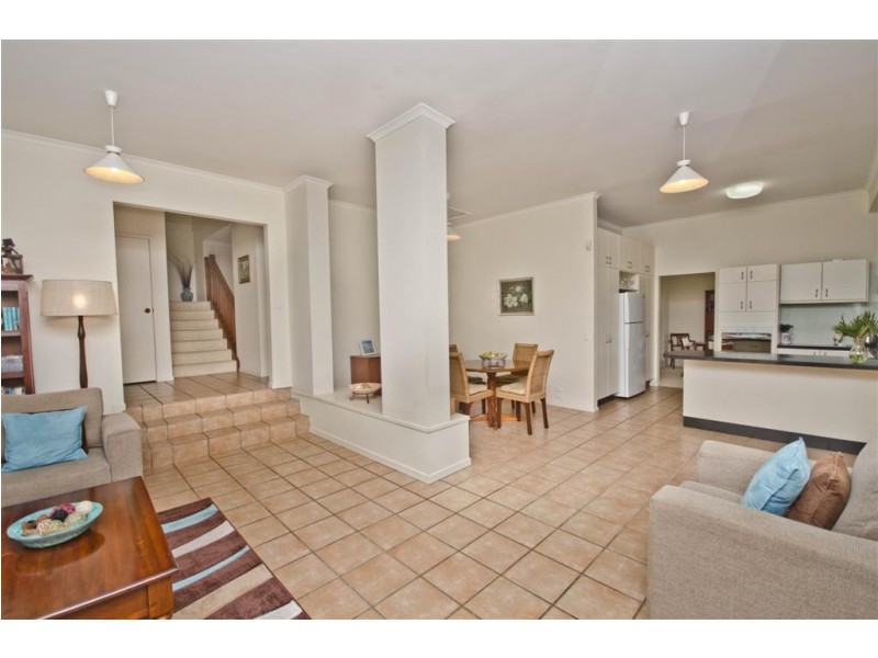 26 Banff Ct, Robina QLD 4226