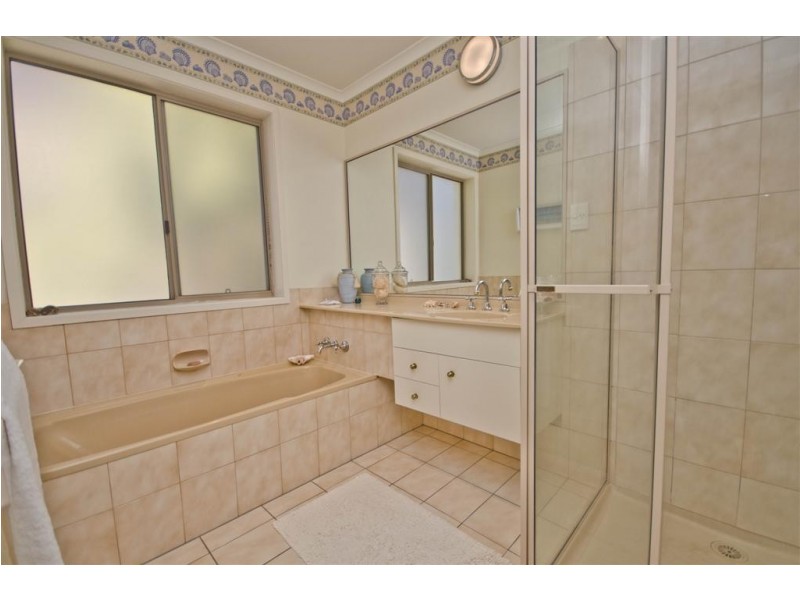 26 Banff Ct, Robina QLD 4226