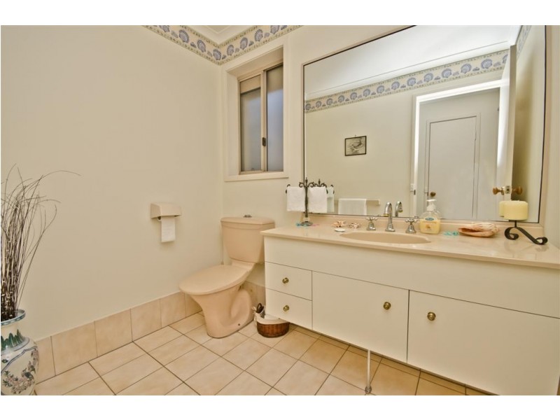 26 Banff Ct, Robina QLD 4226