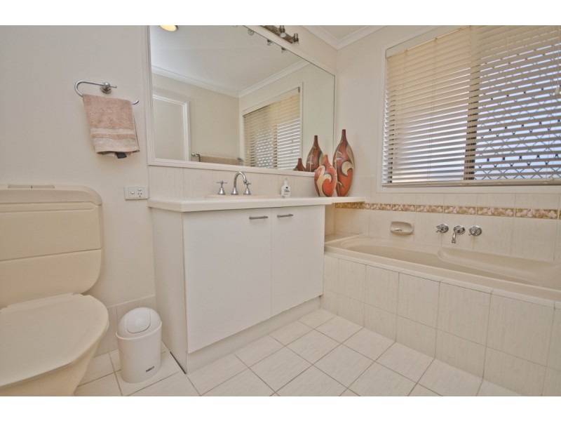 1 Dandenong Terrace, Robina QLD 4226