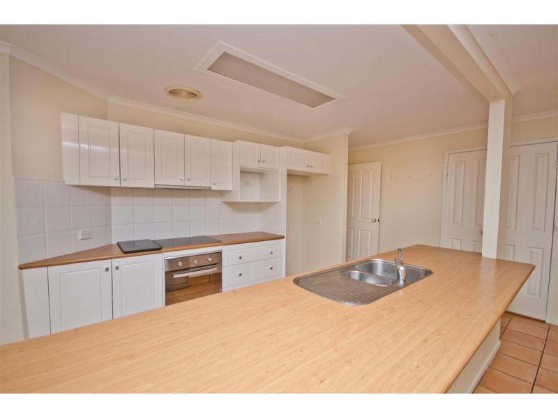 24 Cayman Drive, Clear Island Waters QLD 4226