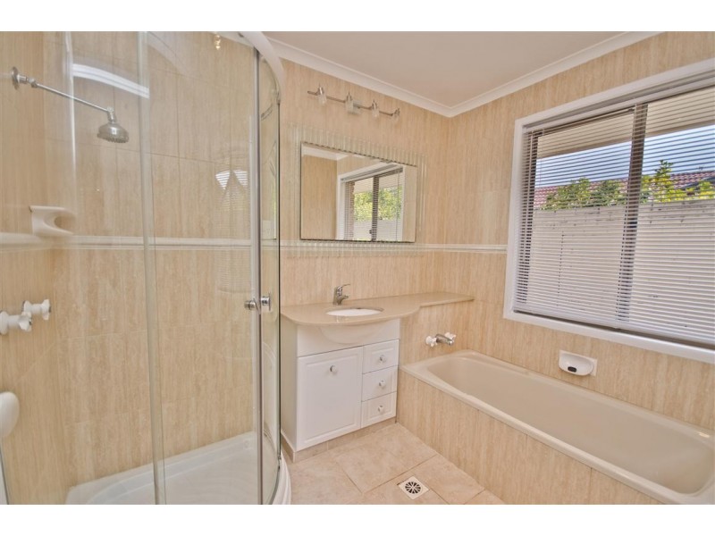 24 Cayman Drive, Clear Island Waters QLD 4226