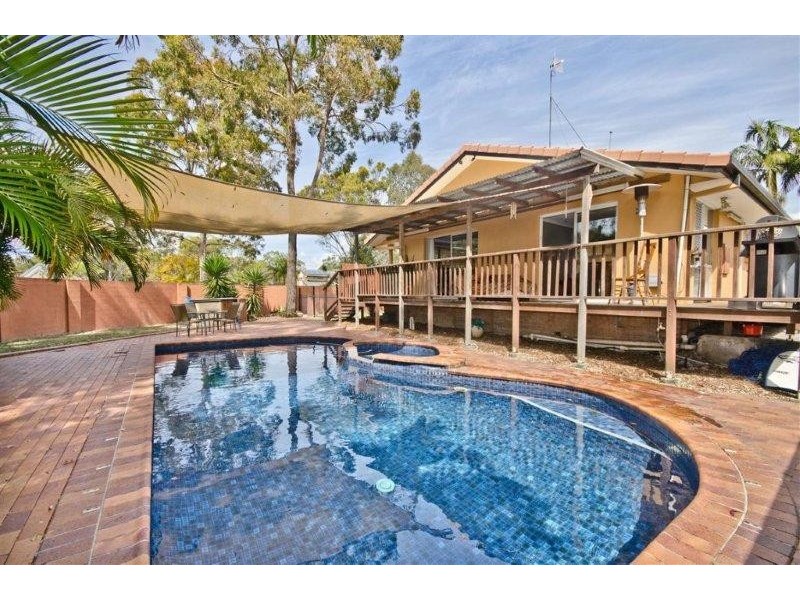 8 Beauty Point Drive, Robina QLD 4226