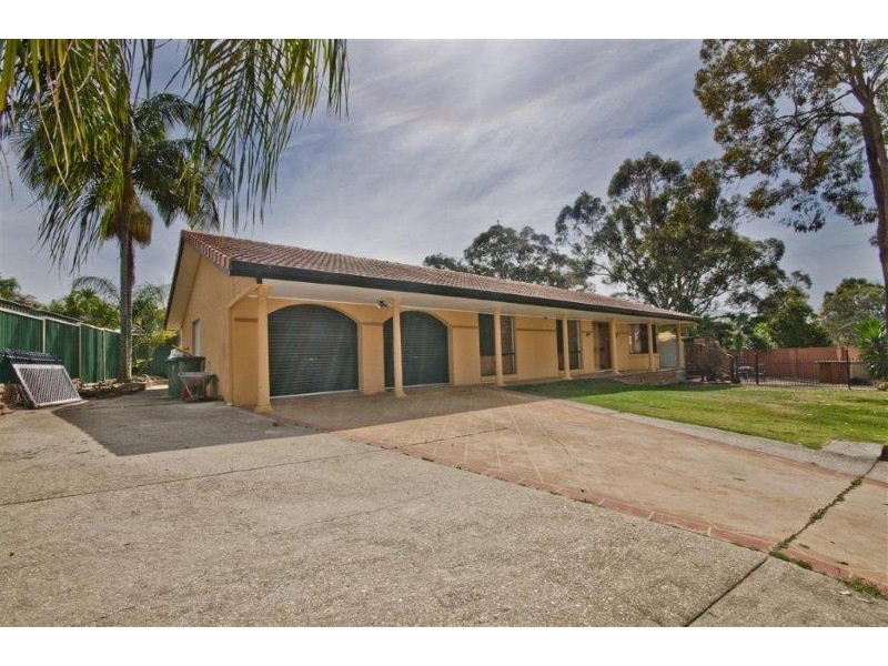 8 Beauty Point Drive, Robina QLD 4226